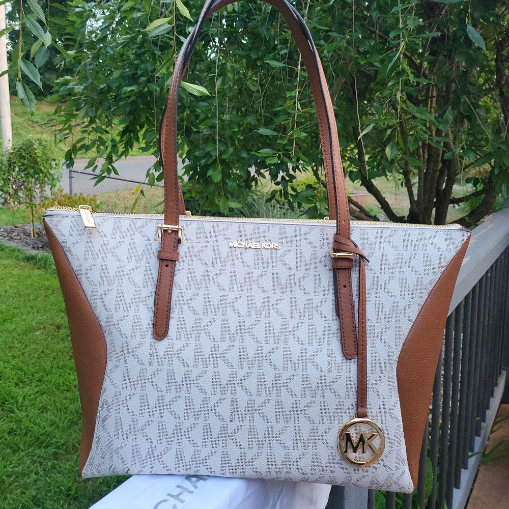🔥SOLD🔥🌺Michael Kors🌺 CORALINE Large Logo and Leather Tote Bag & Wallet - Picture 8 of 16